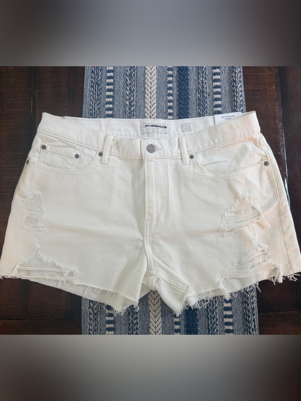 NWT Lucky Brand boy mid rise White Distressed Women’s Denim Shorts size 14